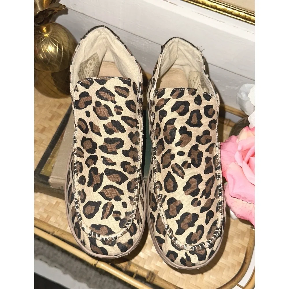 Outwoods Brown Leopard Walk Sneakers size 8.5 NWOT